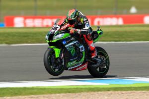Tom Sykes, équipe de course Kawasaki, Donington Park [Credit: Ian Hopgood]