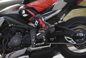 Test des bottes de moto de course Sidi Rex
