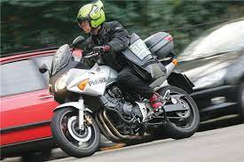 L'époque du coursier à moto est-elle de retour ?