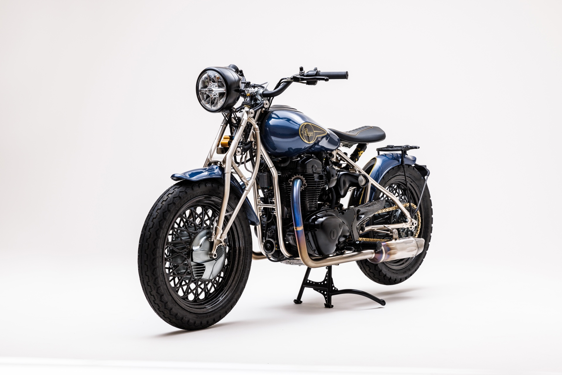 Praga lance une nouvelle moto ZS 800 ultra-limitée