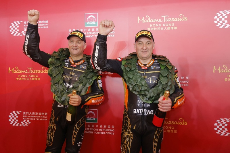 La cire de Michael Rutter dévoilée pour célébrer le succès de Macao