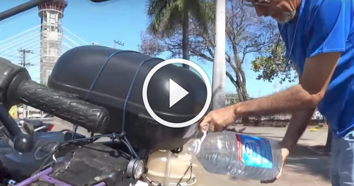 La moto parcourt 310 miles avec un litre d'eau