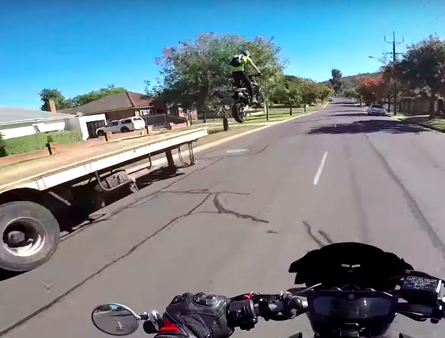 Saut de remorque GTA dans la vraie vie