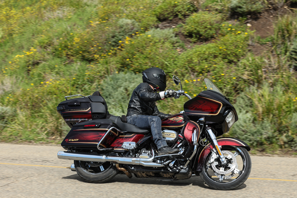 Revue anniversaire limitée Harley-Davidson CVO Road Glide 2023
