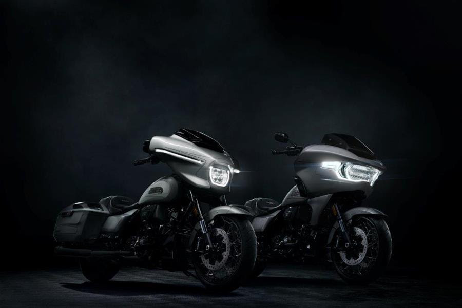 Les Harley-Davidson CVO Street Glide et CVO Road Glide dévoilées