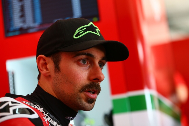 Eugene Laverty indemne après un accident explosif