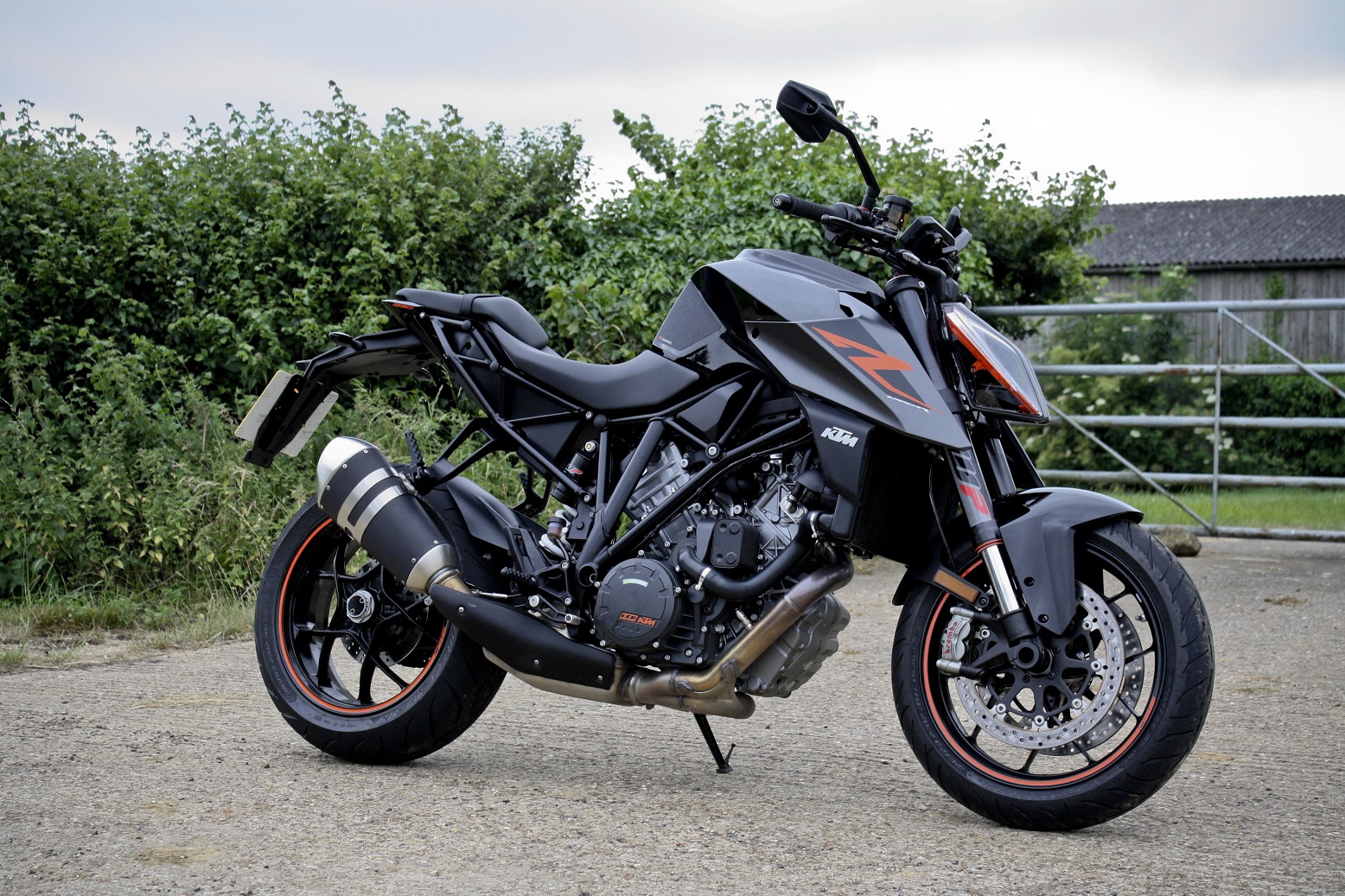 Test Ducati Monster 1200 S vs KTM 1290 Super Duke R