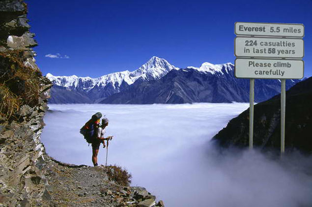 Le mont Everest contre l'île de Man TT