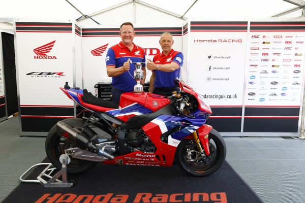 Honda remporte le prix du fabricant du TT de l'île de Man 2023