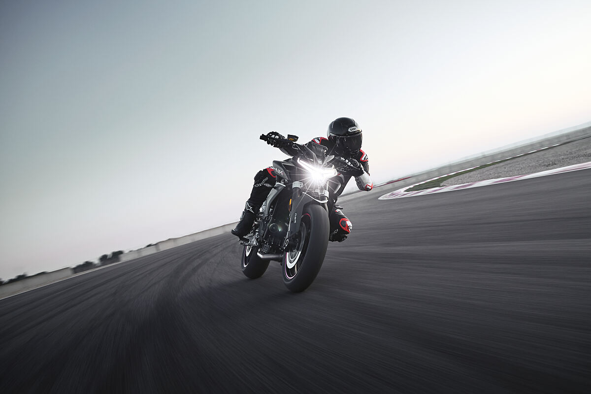 CFMoto 800NK lance, pour atterrir chez les concessionnaires britanniques le mois prochain