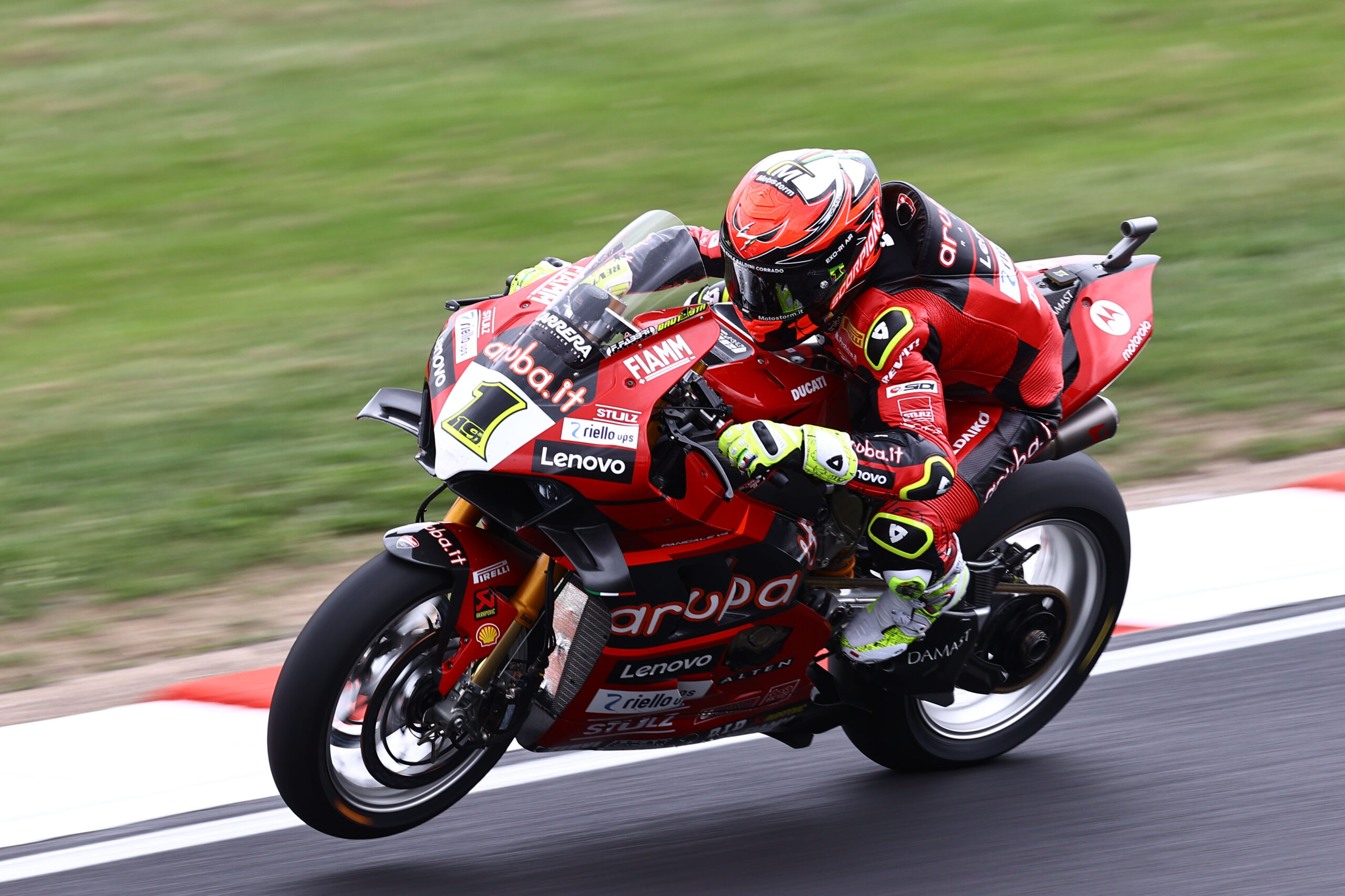WorldSBK Donington, vendredi : la pluie complique tout