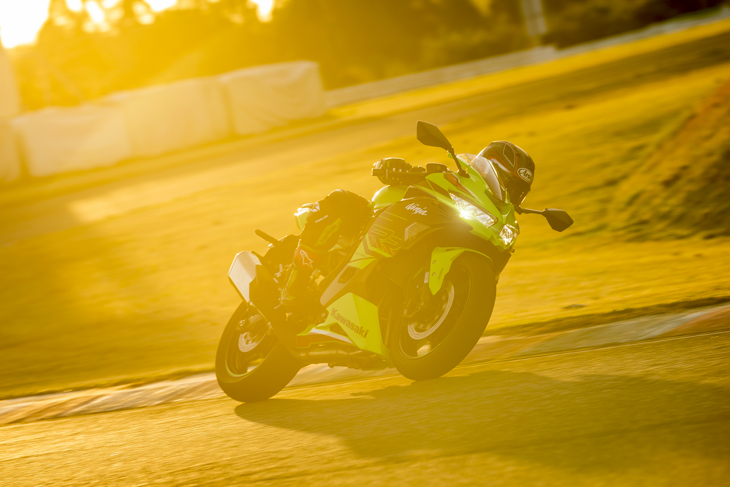 La Kawasaki Ninja ZX-4RR arrivera en septembre