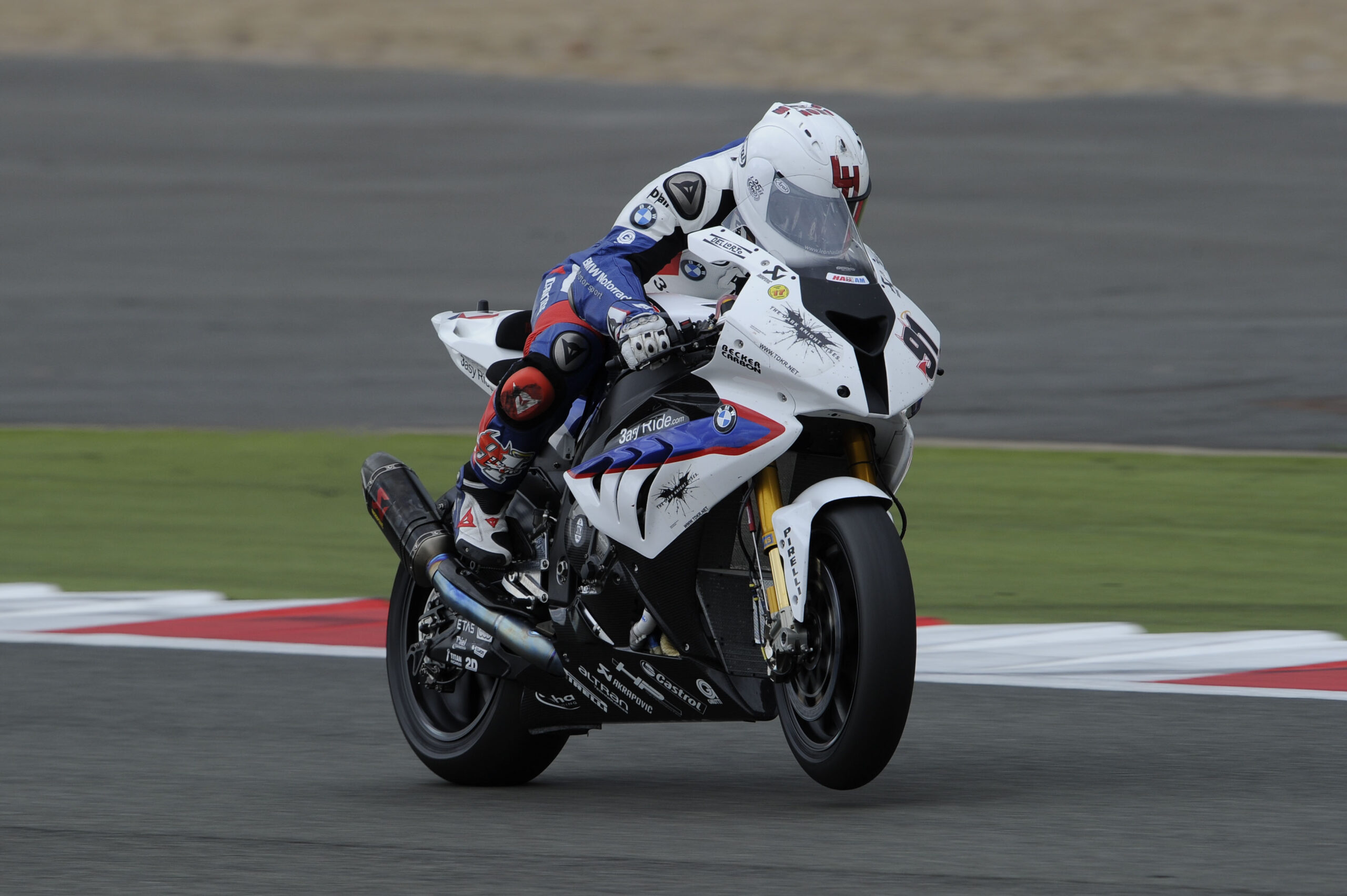 Leon Haslam fait rouler Imola WorldSBK avec BMW