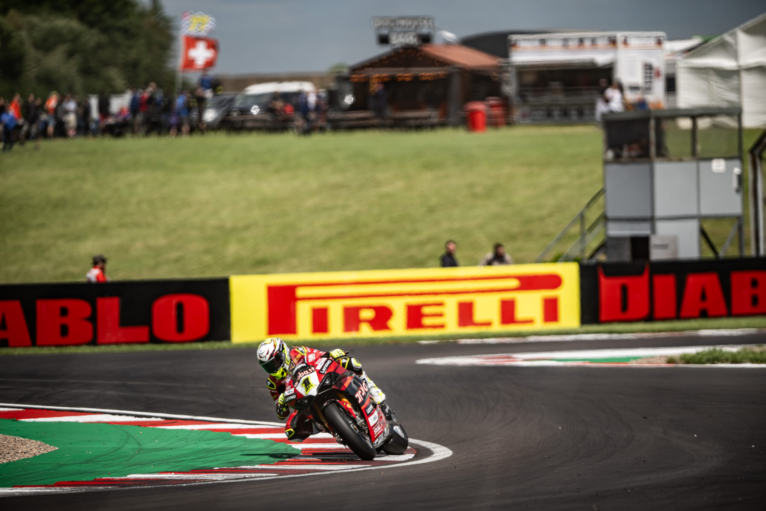 Imola verra le retour de plusieurs composés de pneus Pirelli WorldSBK