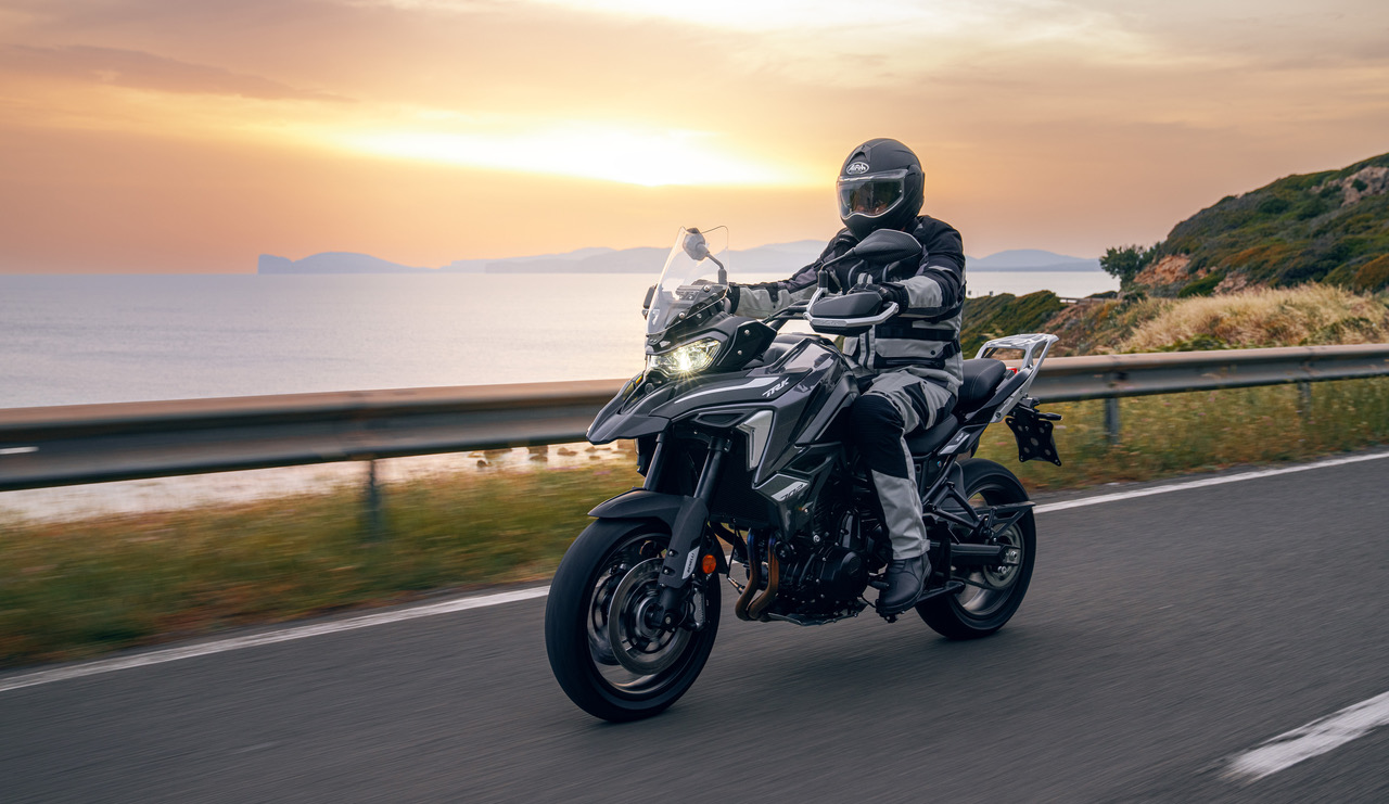 Nouveau Benelli TRK 702 attendu chez les concessionnaires britanniques d'ici septembre