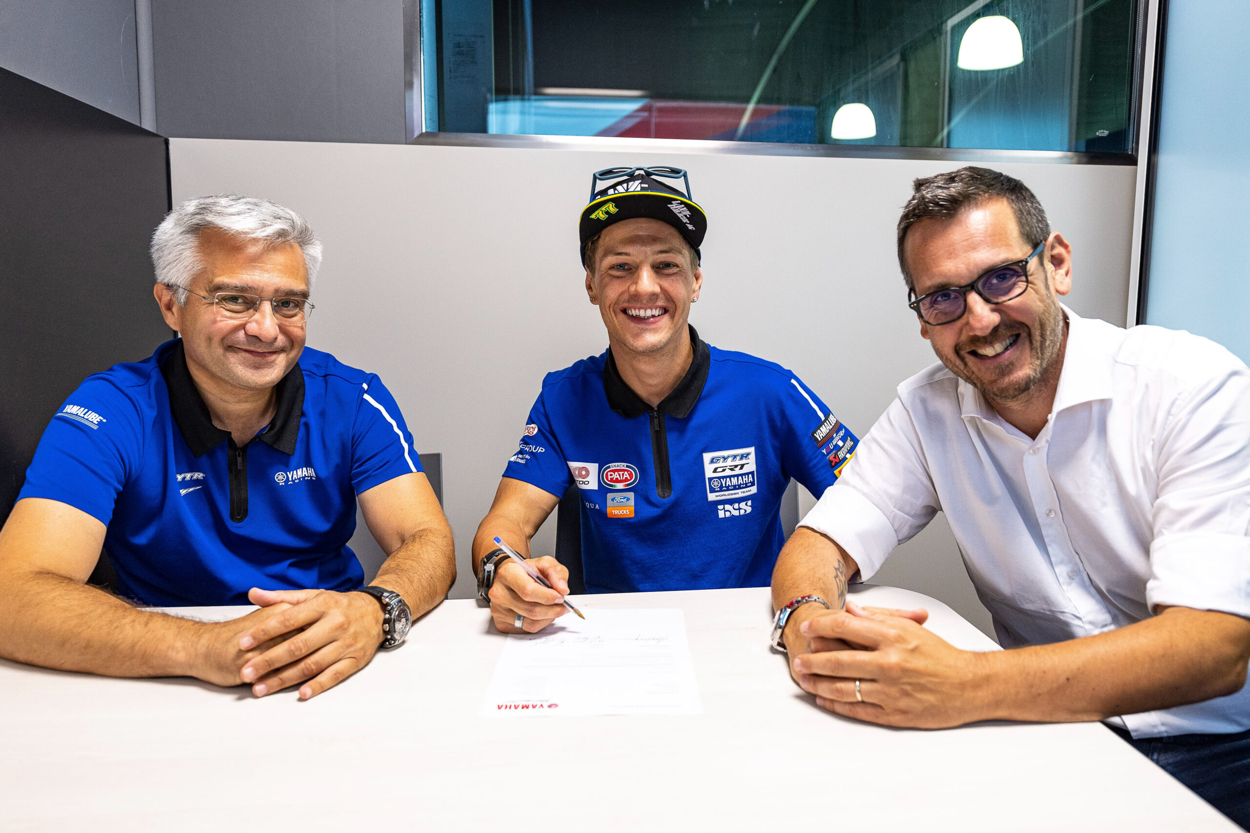 Aegerter reste avec Yamaha pour le WorldSBK 2024