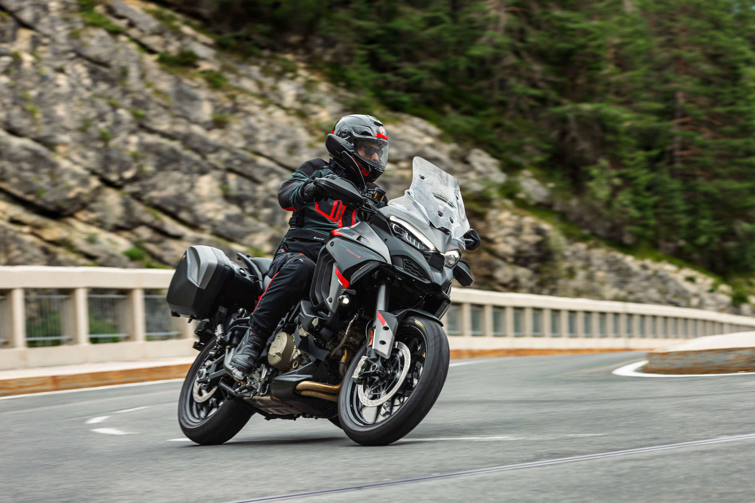 Annonce du Grand Tour Ducati Multistrada V4 S de « première classe »