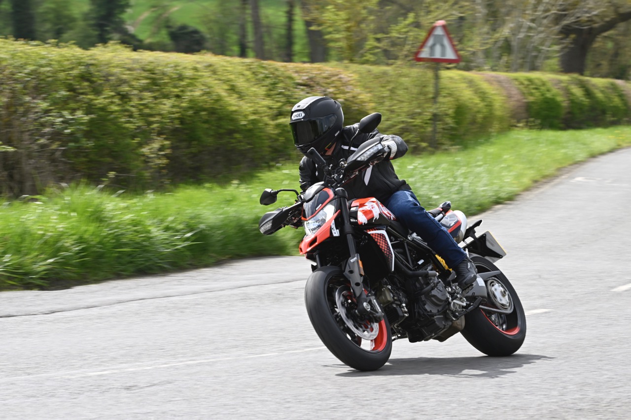 La nouvelle Ducati Hypermotard fait allusion à une toute nouvelle plateforme monocylindre !