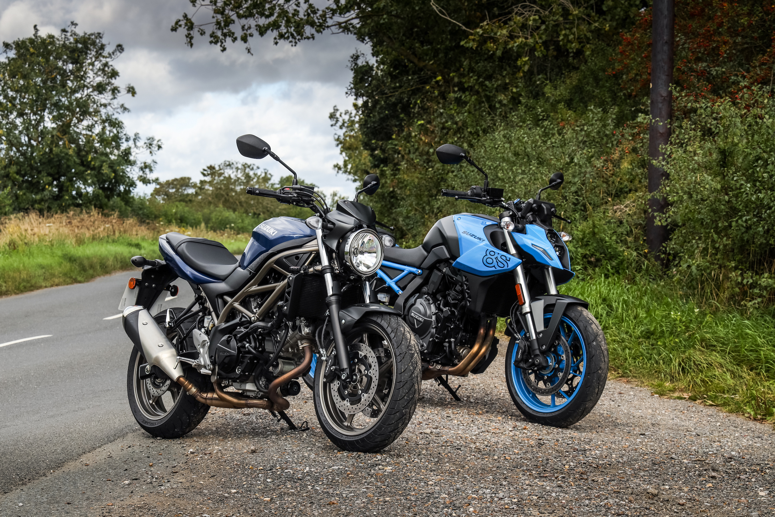 Suzuki GSX-8S vs SV650 : la SV650 a-t-elle encore sa place ?