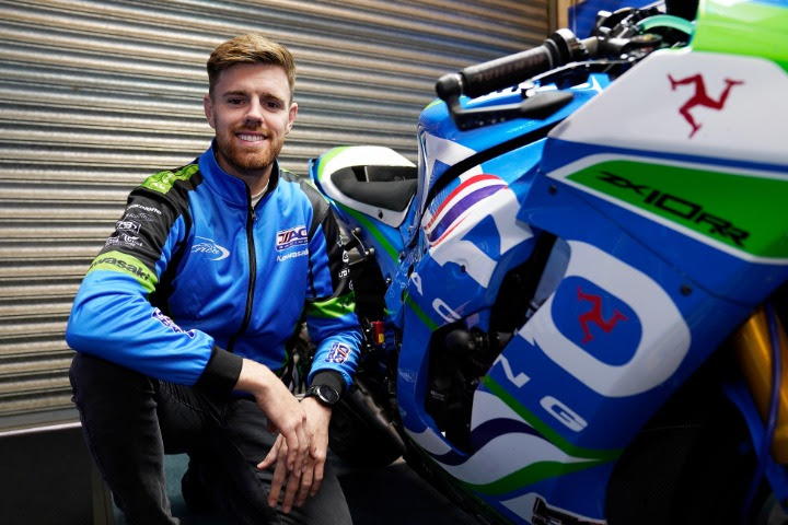 Danny Buchan signe avec DAO Racing Kawasaki pour le BSB 2024