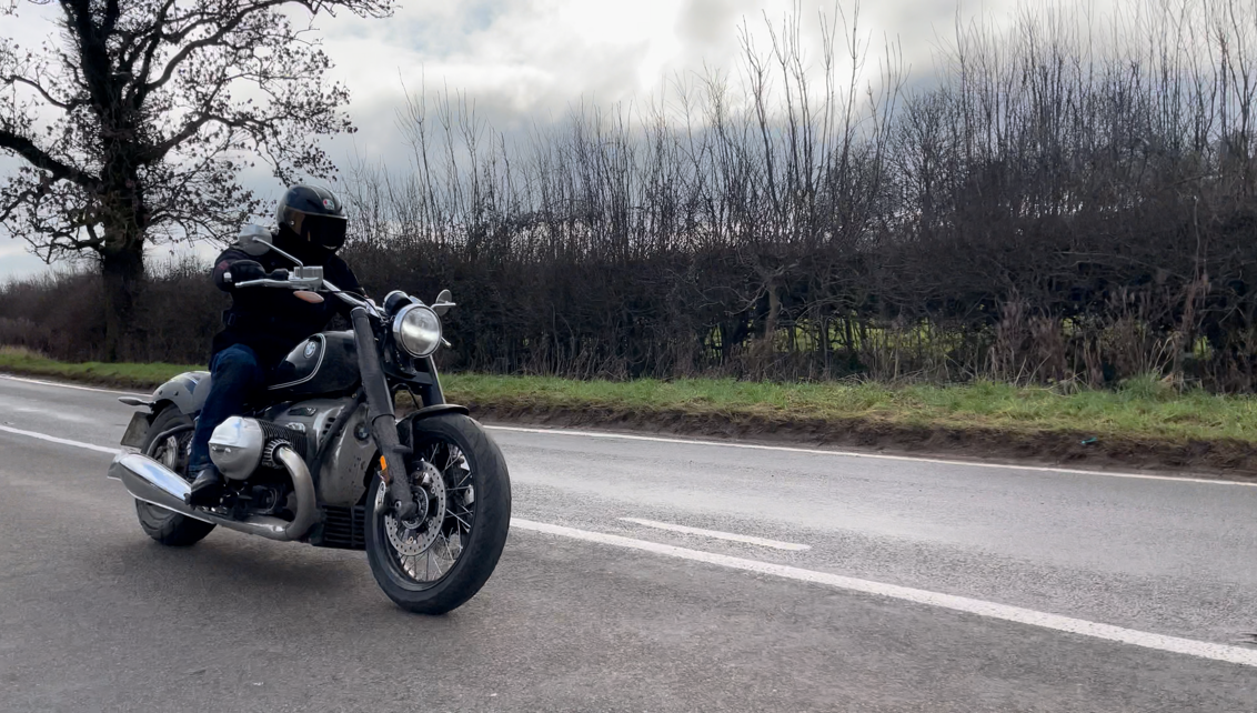 Des images du cruiser BMW R 12 émergent