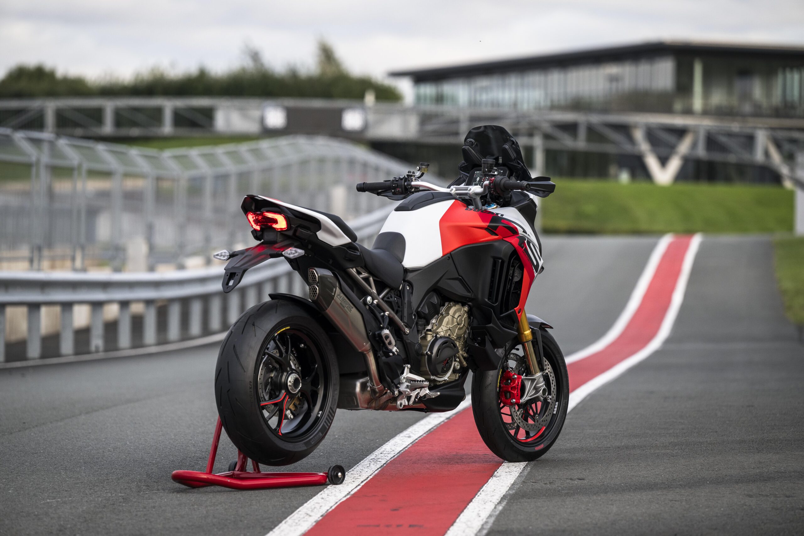 La Ducati Multistrada V4 RS fait ses débuts avec un moteur emprunté à Panigale