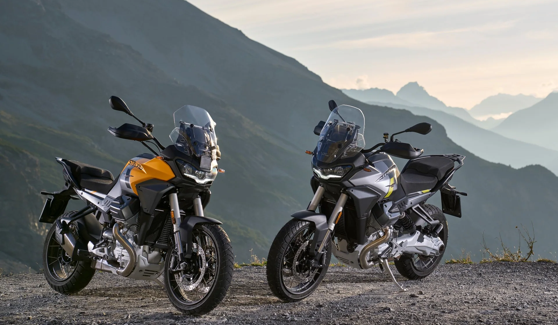 Moto Guzzi Stelvio dévoilé comme un véhicule d'aventure de plus de 100 ch
