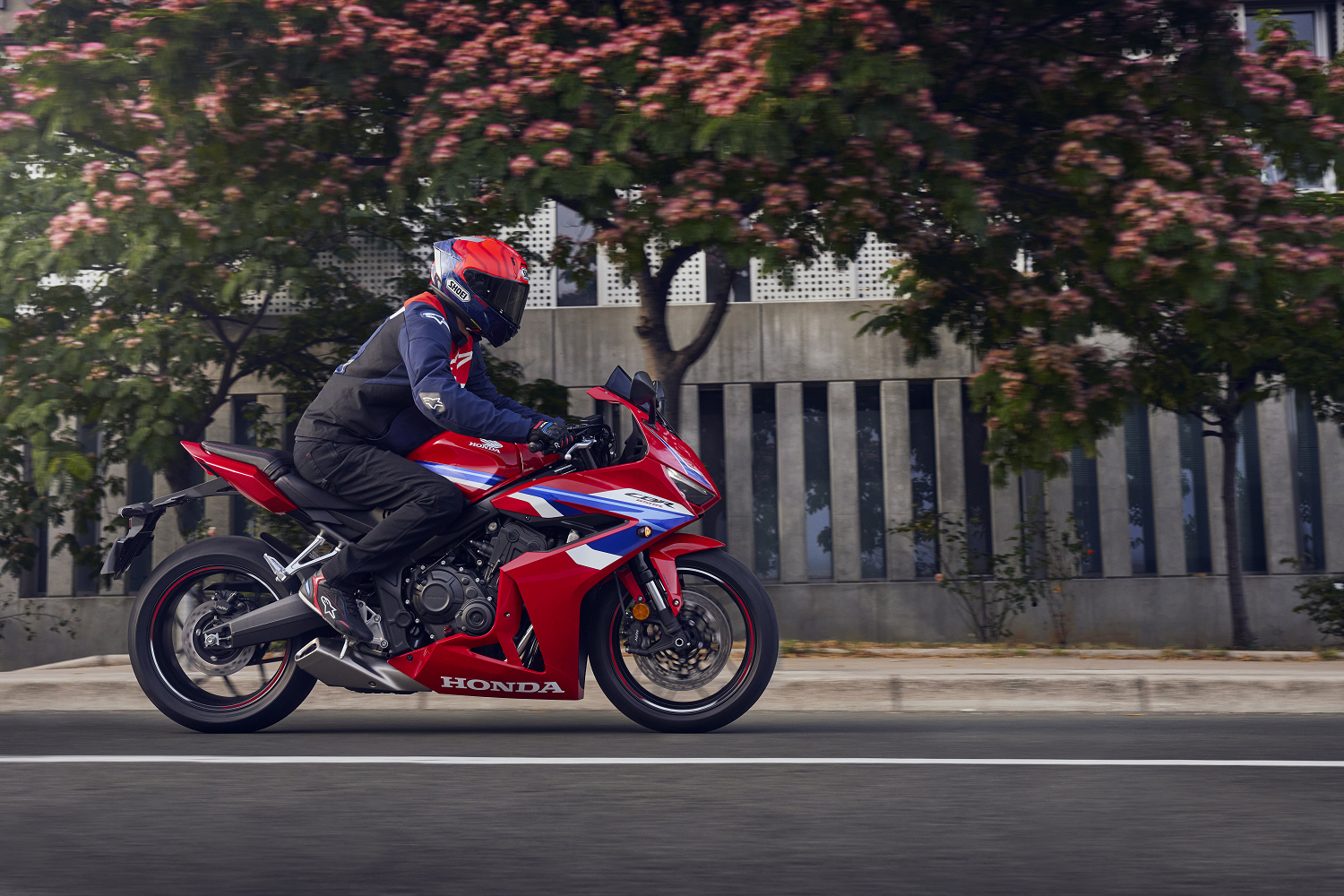 La Honda CBR650R 2024 lance une toute nouvelle technologie