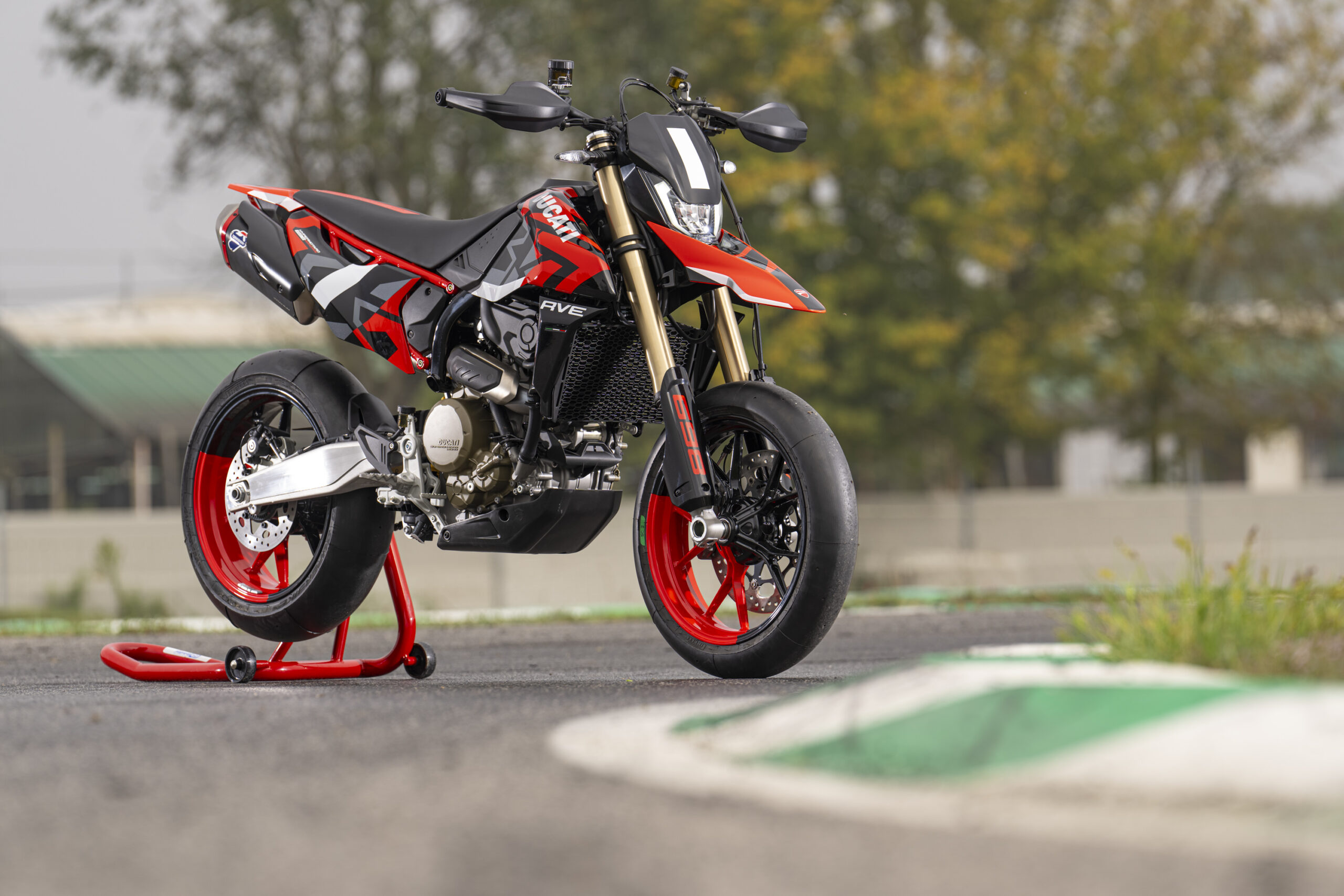 La Ducati Hypermotard 698 Mono est la moto monocylindre la plus extrême du marché
