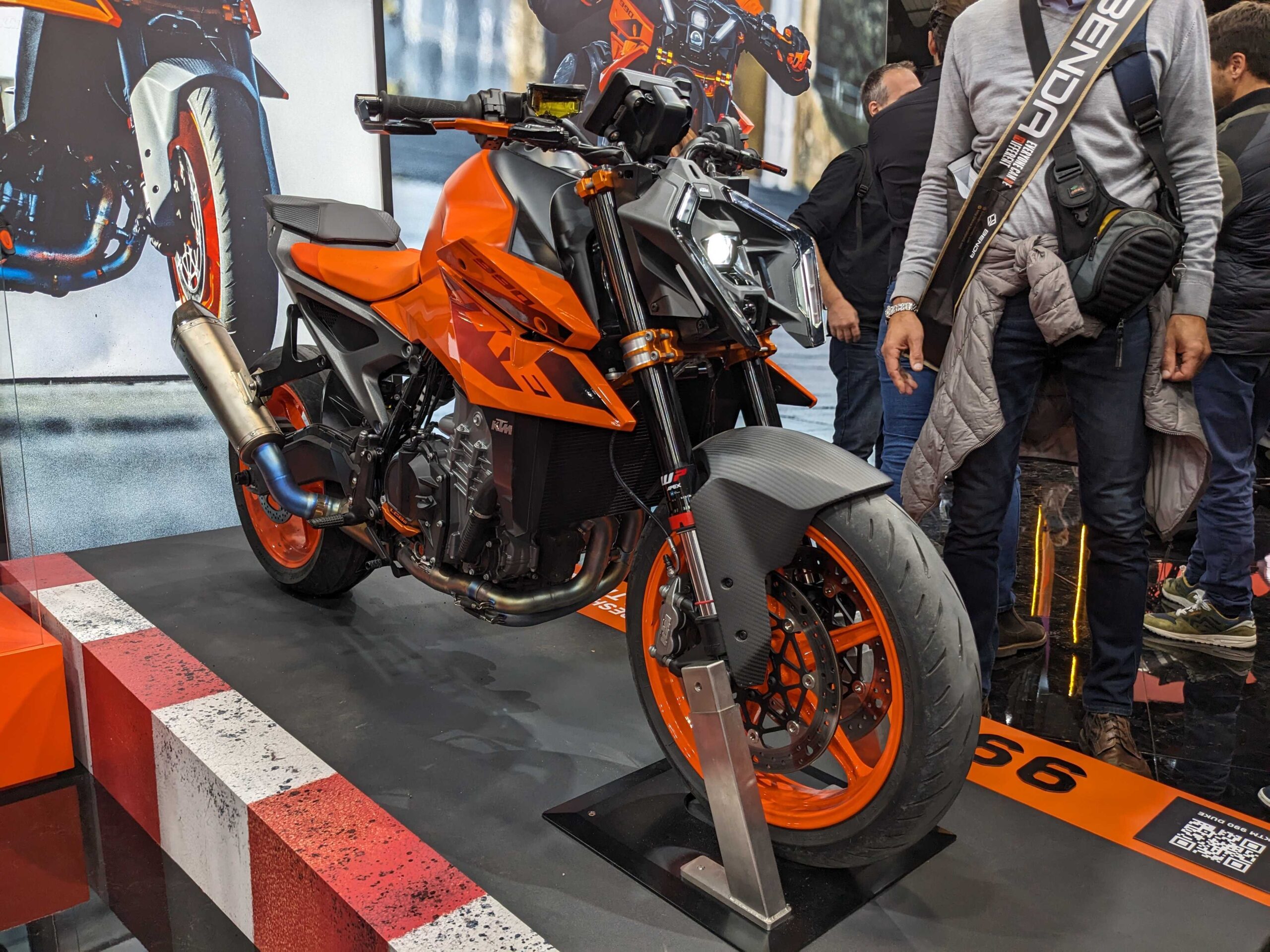 La KTM 990 Duke 2024 lance un nouveau moteur autrichien