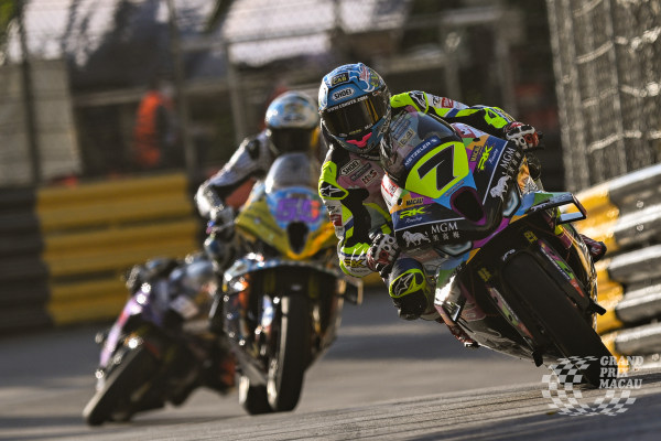 Michael Rutter montre à la F1 comment faire des courses de rue