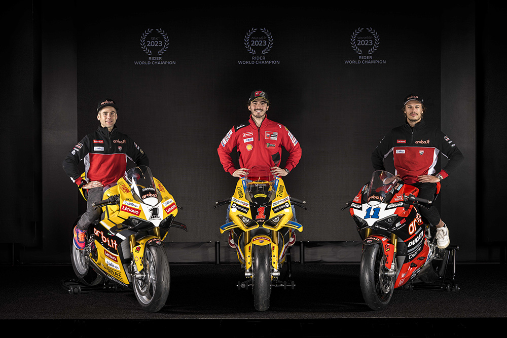 Ducati célèbre les titres MotoGP et WorldSBK avec des répliques de course