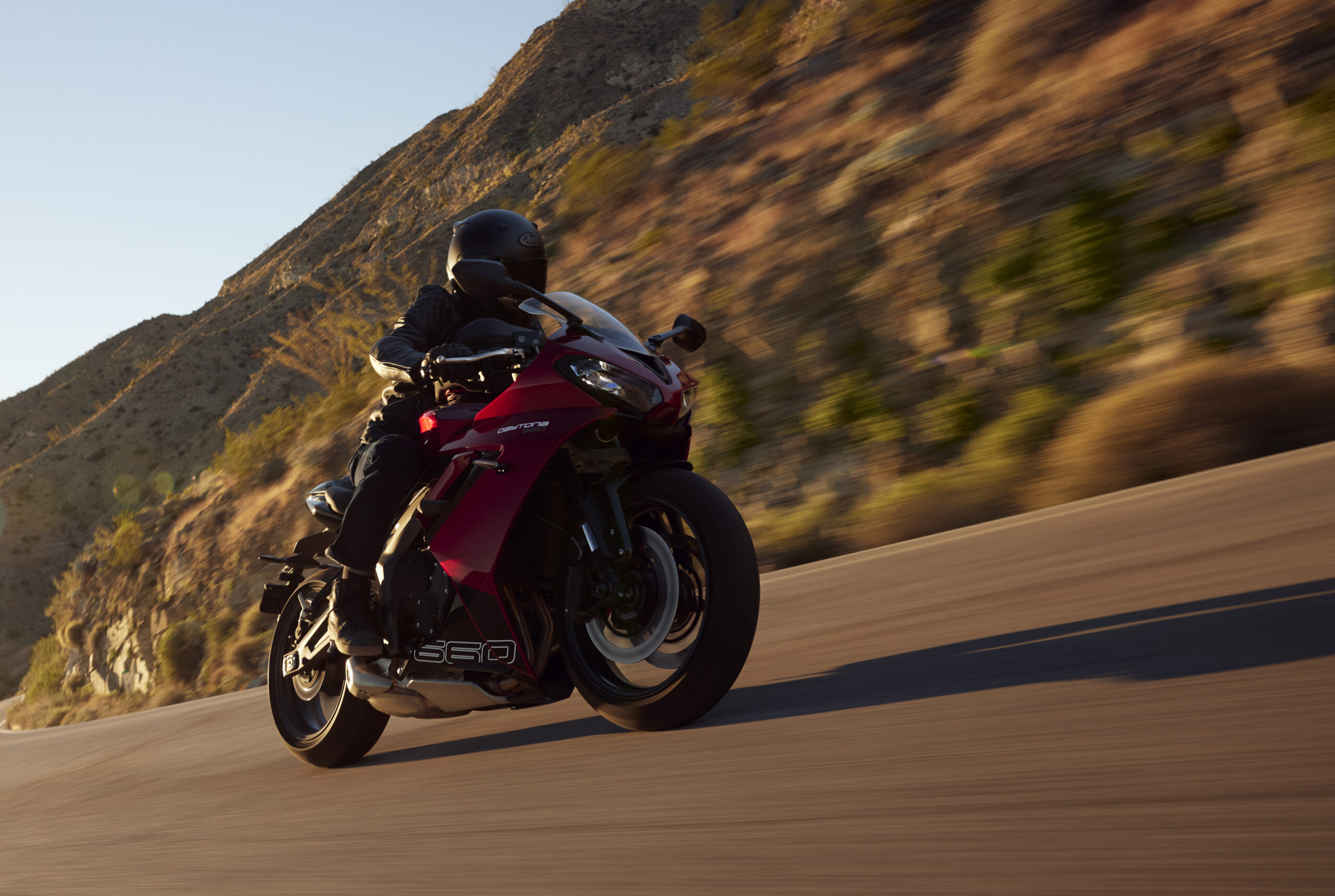 Oui, la nouvelle Triumph Daytona 660 est une « vraie Daytona »