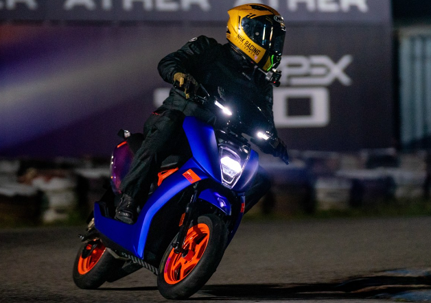 L'Ather 450 Apex transparent est le plus beau scooter électrique
