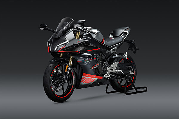 CFMoto 450SR rappelé en raison d'une « difficulté de direction » potentielle