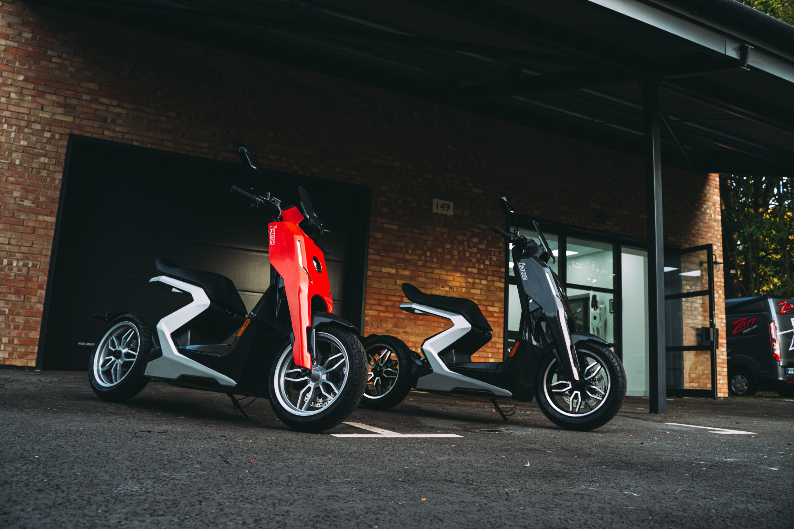 Le scooter électrique Zapp i300 est prêt à être produit après un investissement de 10 millions de dollars