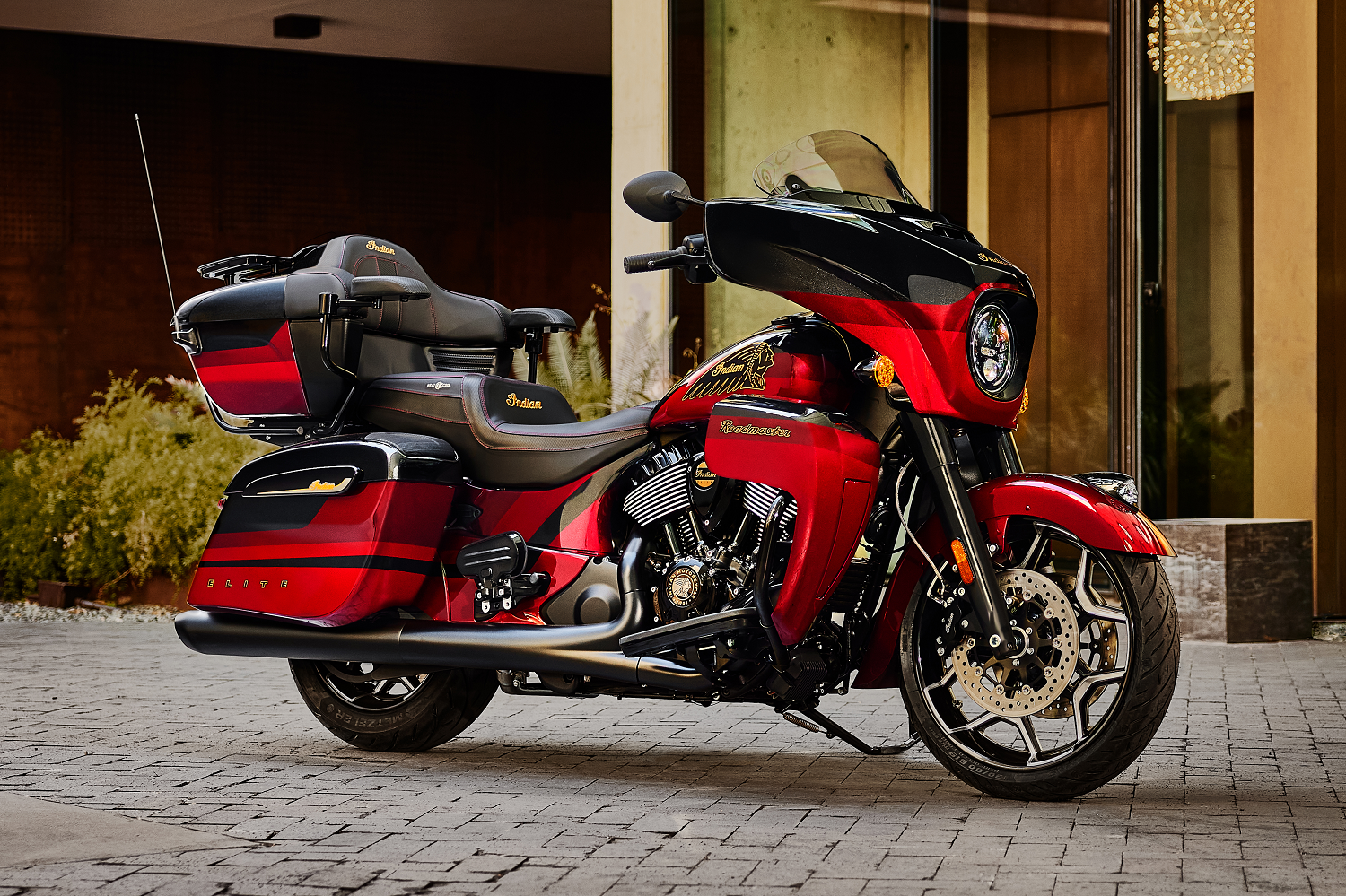 L'élite indienne Roadmaster, d'une valeur de près de 40 000 £, célèbre l'histoire de l'entreprise