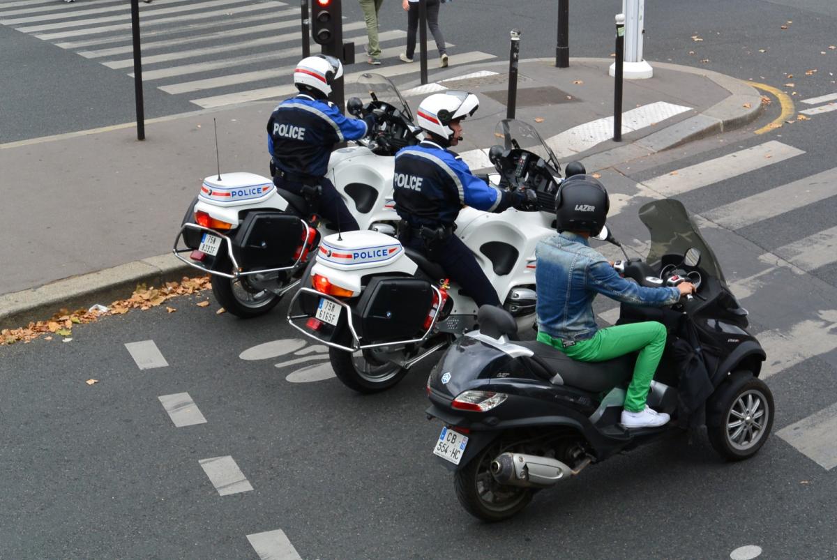 Une grande ville envisage d'interdire les motos et les scooters la nuit