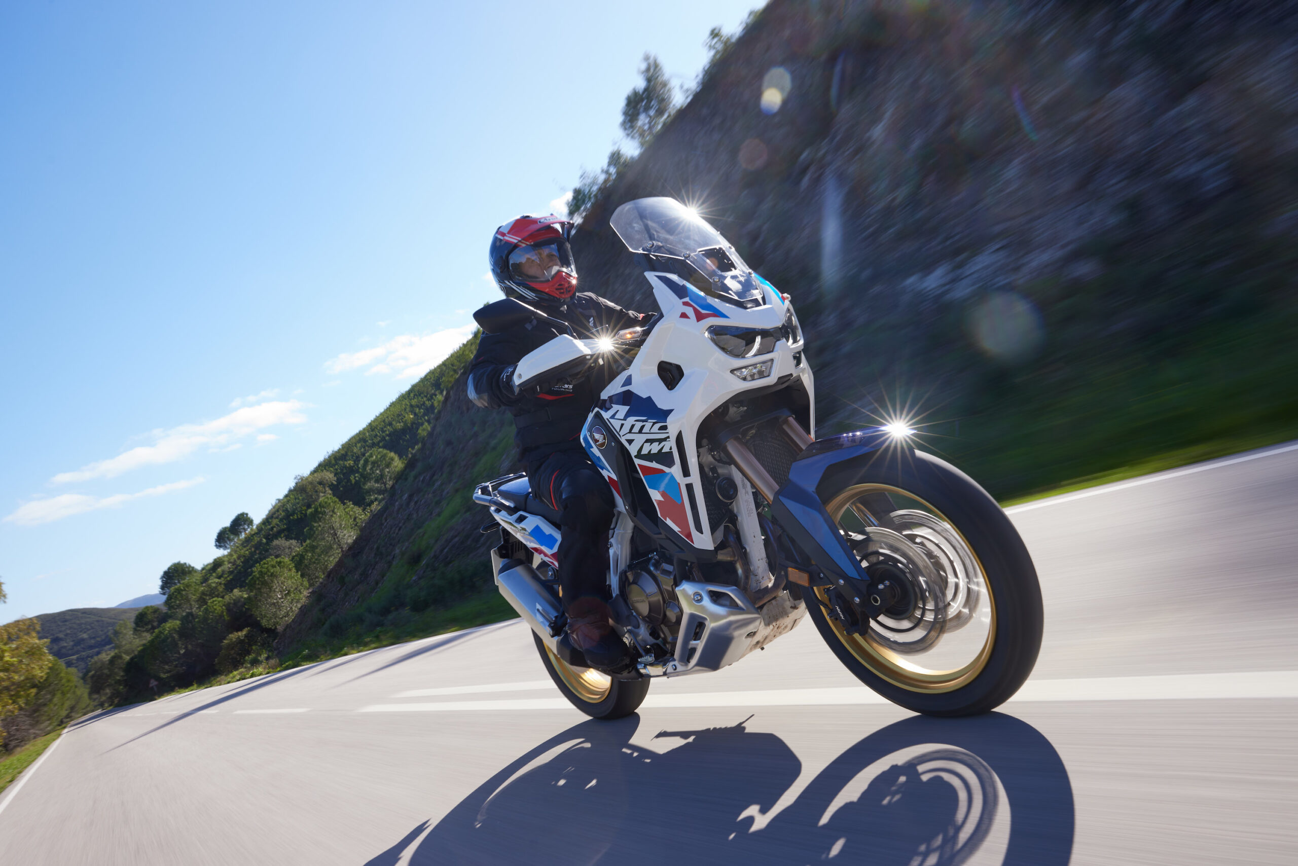 Essai de la Honda Africa Twin Adventure Sports 2024 : le 19 pouces à l'avant est-il une bonne chose ?