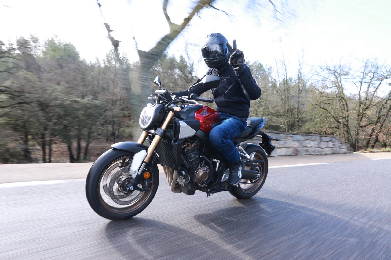 Essai de la Honda CB650R 2024 : l'embrayage électronique change-t-il la donne ?