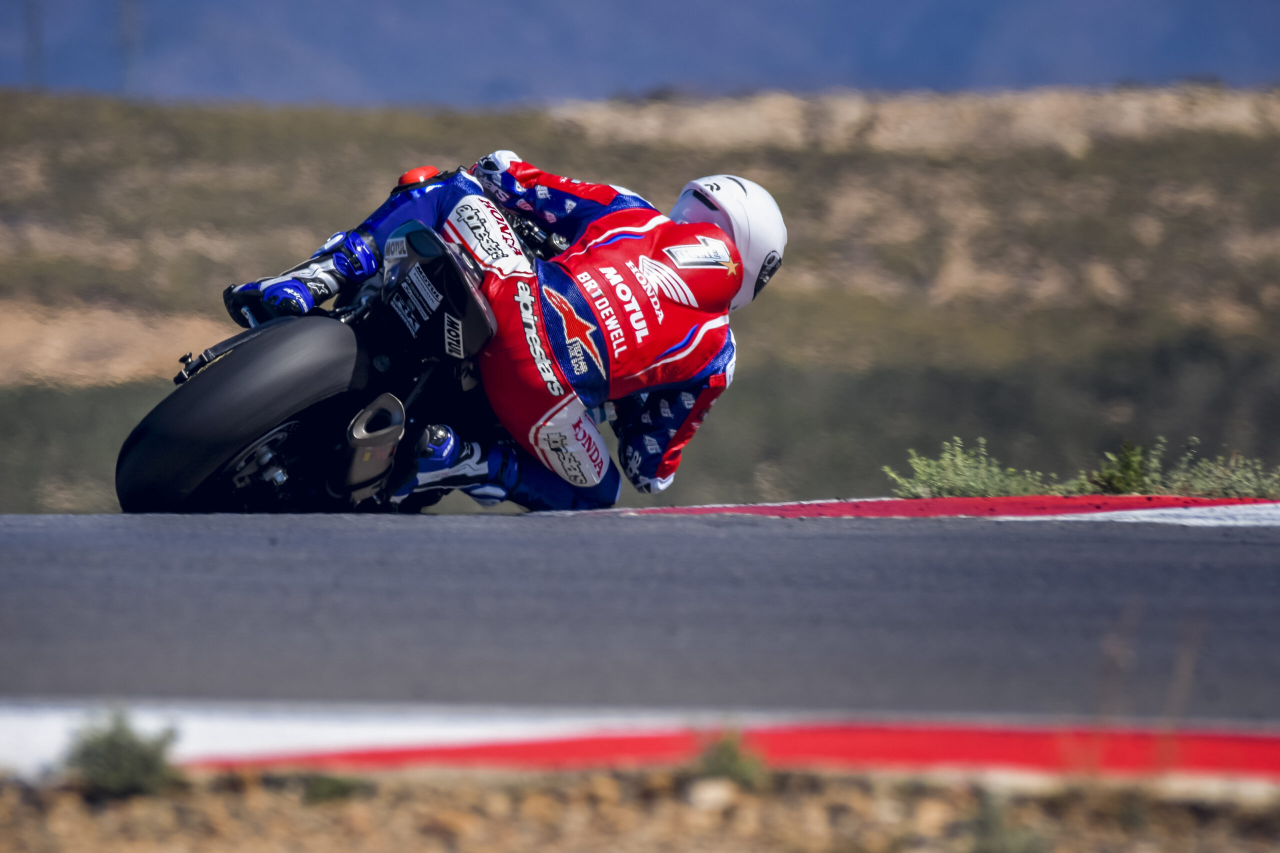 Honda UK termine le premier test Superbike 2024