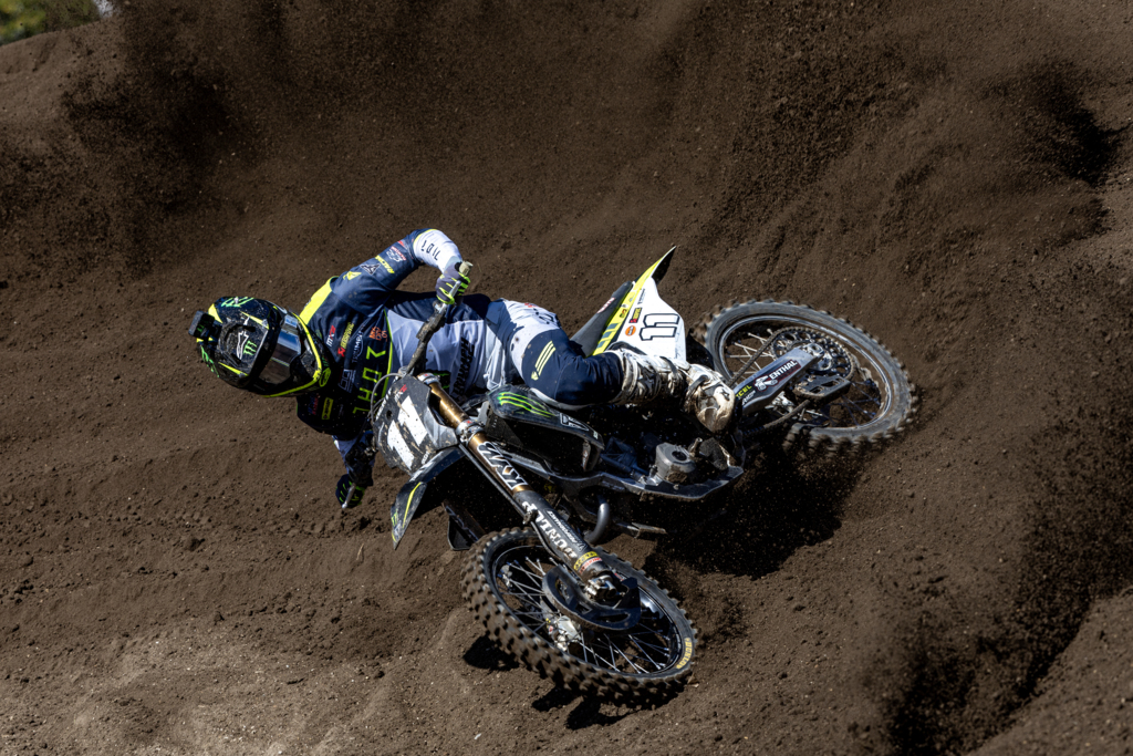 Triumph rencontre un succès immédiat lors de ses débuts en MXGP