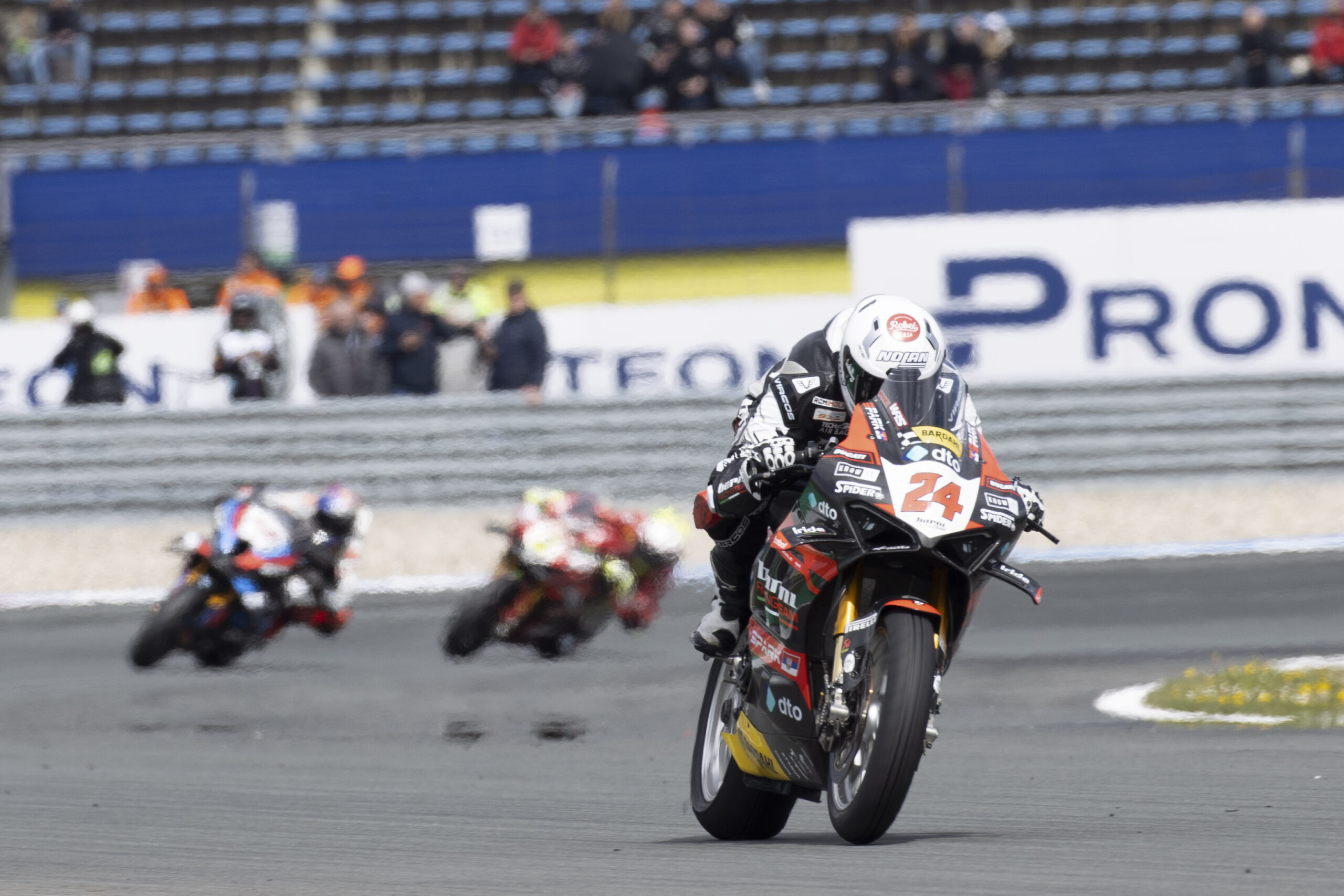 Les actes divins du WorldSBK à la Cathédrale de la Vitesse