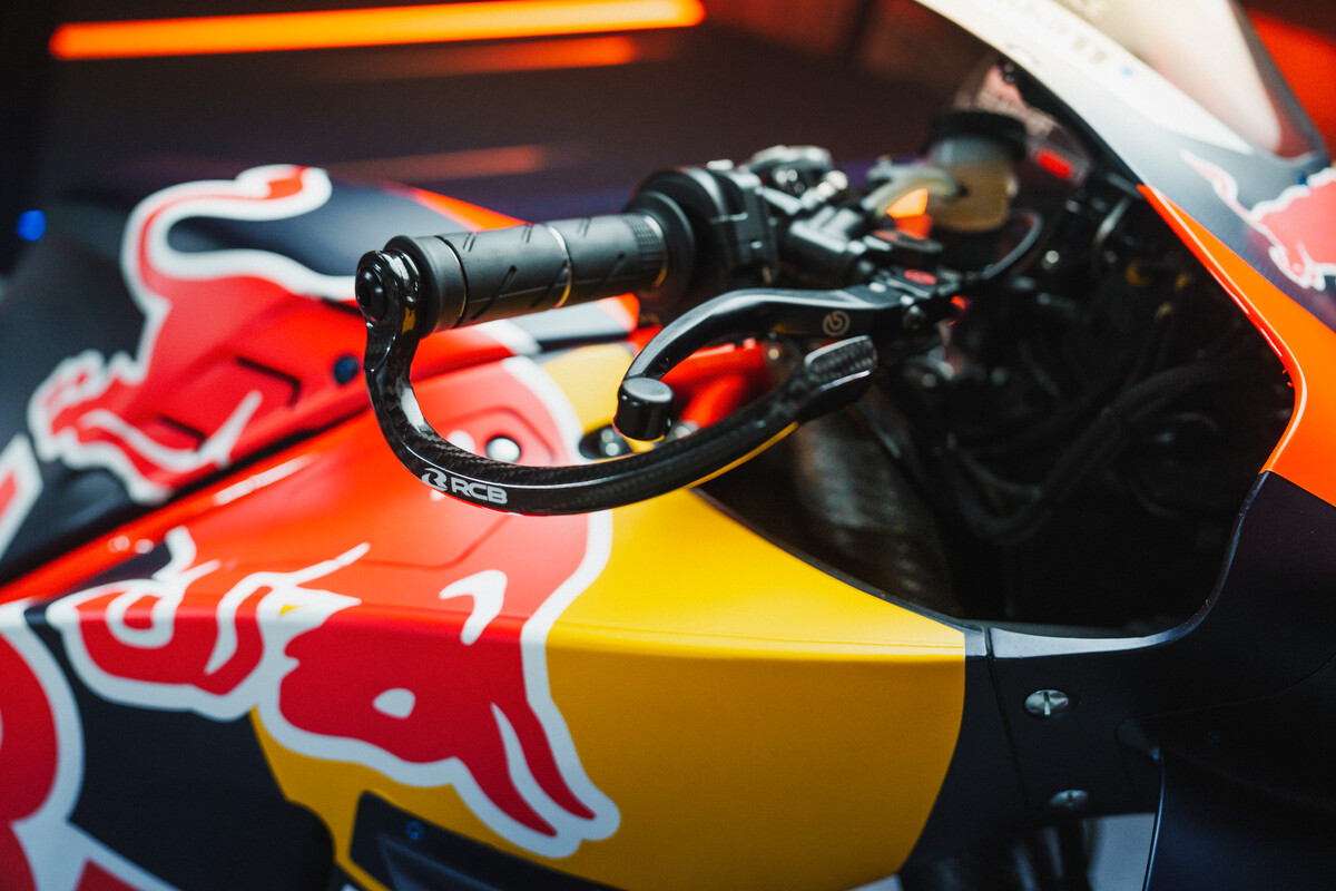 Tech3 passe aux couleurs KTM avec la toute nouvelle gamme MotoGP 2025