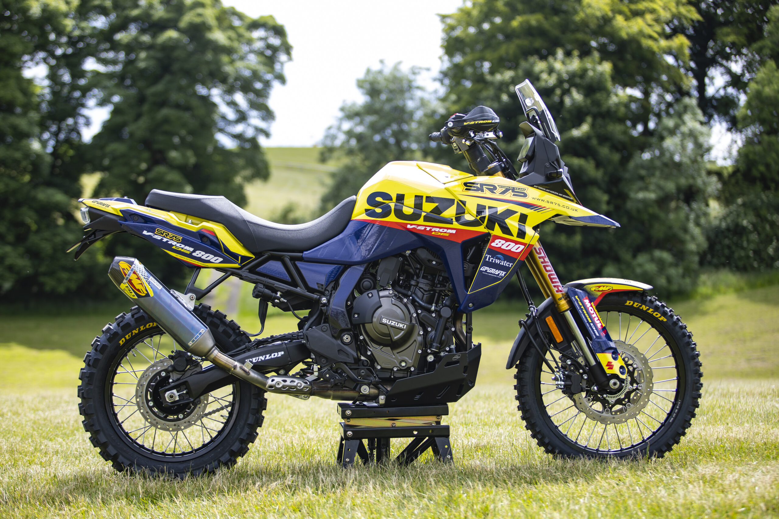 La Suzuki V-Strom 800DE Rally Edition est aussi cool que les motos d'aventure