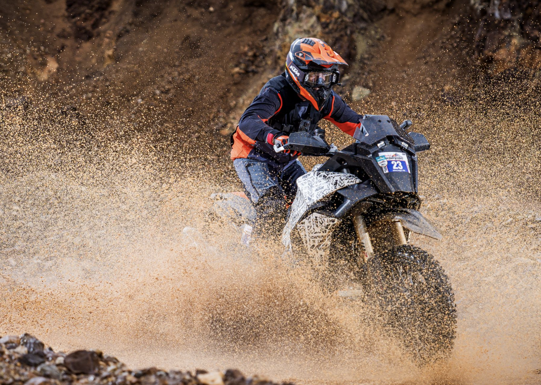 Le prototype KTM AMT à l'aspect sauvage brise le couvercle avec la boîte de vitesses automatique