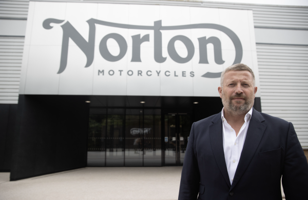 L'ancien PDG de Manchester Utd, Richard Arnold, a rejoint Norton Motorcycles