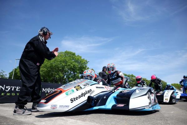 Ben et Tom Birchall, IOMTT 2023. - Presse IOMTT