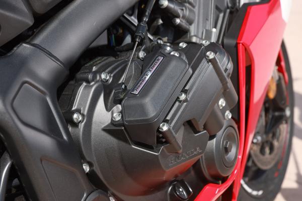 Honda CBR650R - Détail de l'embrayage électronique