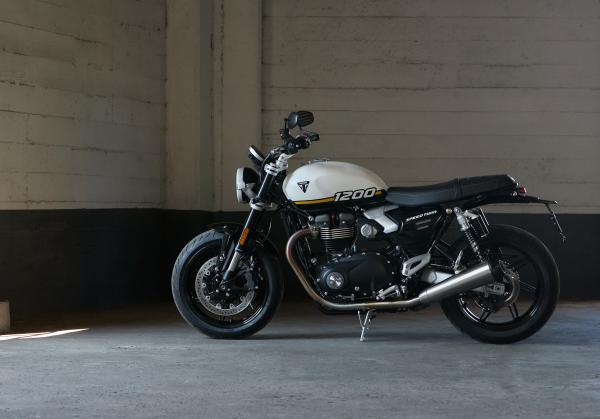 Triumph Speed ​​Twin 1200 - côté